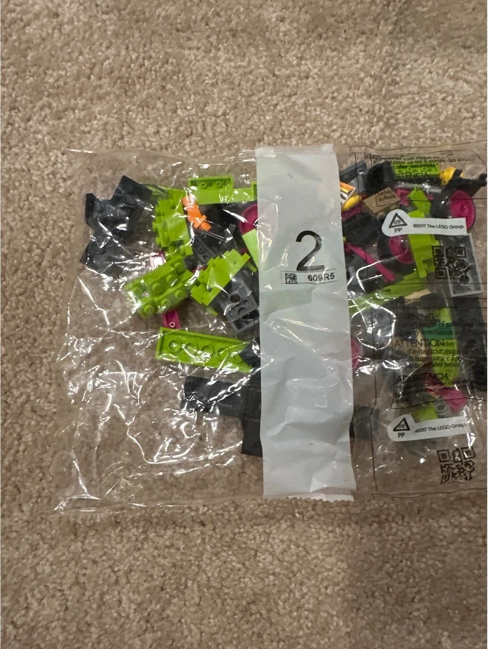 LEGO Bagged Set of Mixed Bright ColoreBuil Bricks (1)